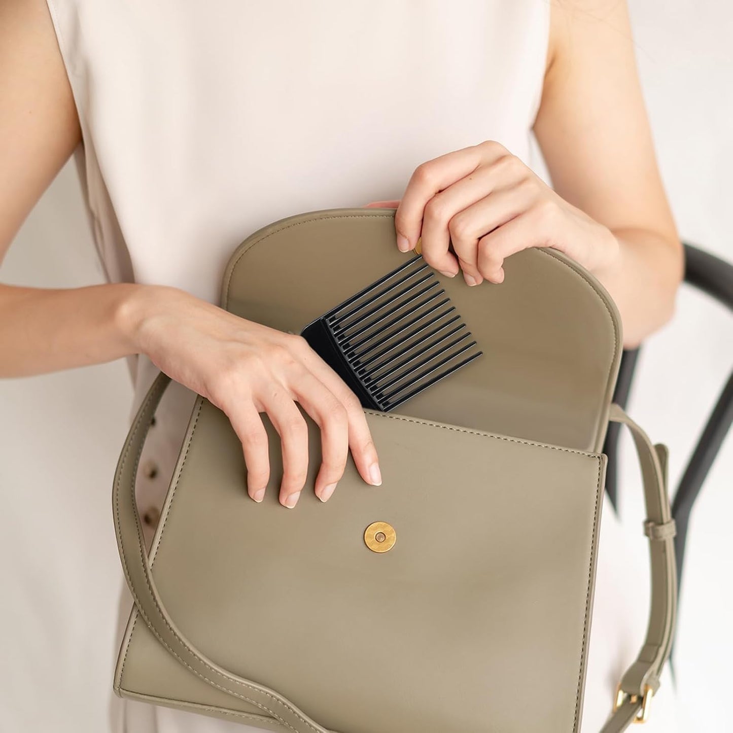 SIMPOR 2 Pcs Hair Pick Comb Wide Tooth Lift for Hair Styling Detangling Plastic Afro Comb for Women Men