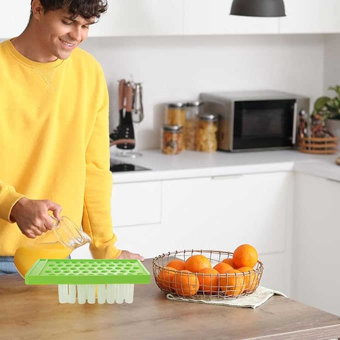 Lip Balm Tubes with Filling Tray and Spatula, 100PCS 5ml Lip Balm Containers with White Caps, DIY Lip Care Balms Making Tray and Spatula for Women Girl Cosmetics Makeup (White)