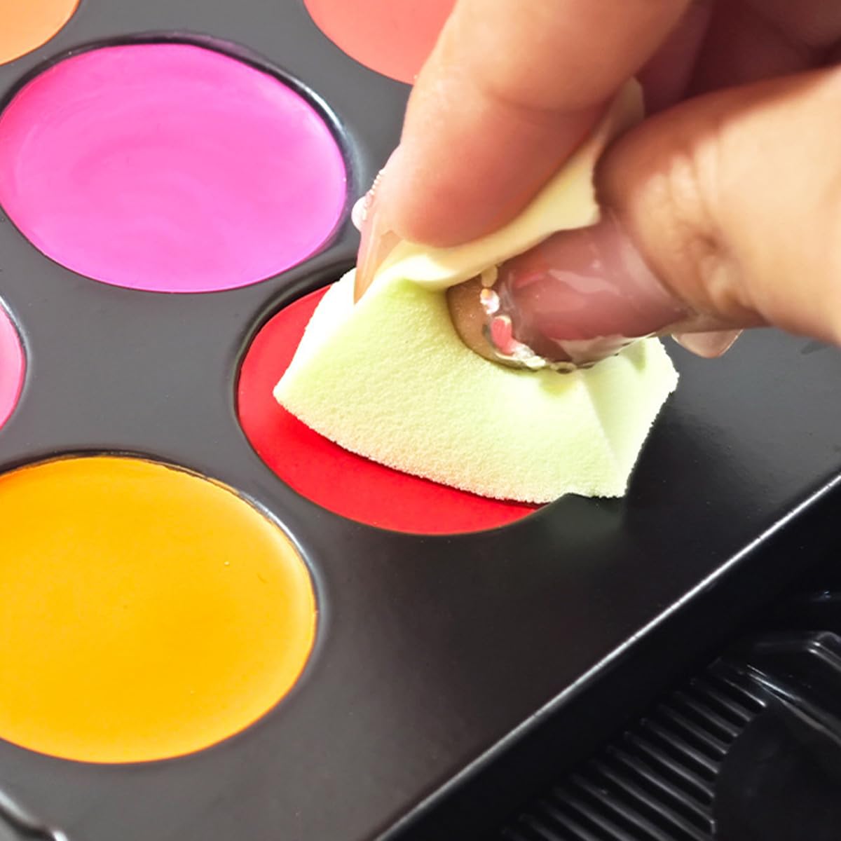 Glow UV Blacklight Face Paint,Neon Fluorescent Body Painting Palette,Water Activated Makeup Eyeliner,Water Based Glow In The Dark Party Halloween Washable for Adult Body Paint Set (colour mixture)