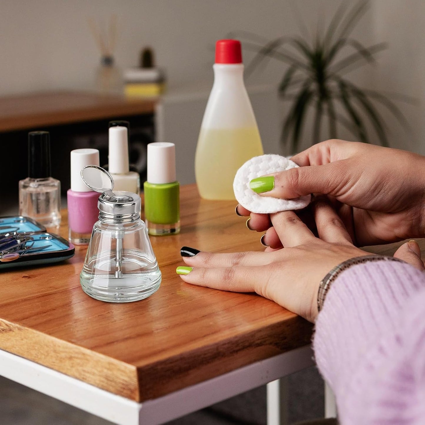 Lallisa 2 Pcs 6 Oz/ 180 ml Pump Dispenser Bottle Empty Push Down Glass Dispenser Bottle with Flip Metal Cap Makeup Remover Alcohol Pump Sanitizer Container for Nail Polish