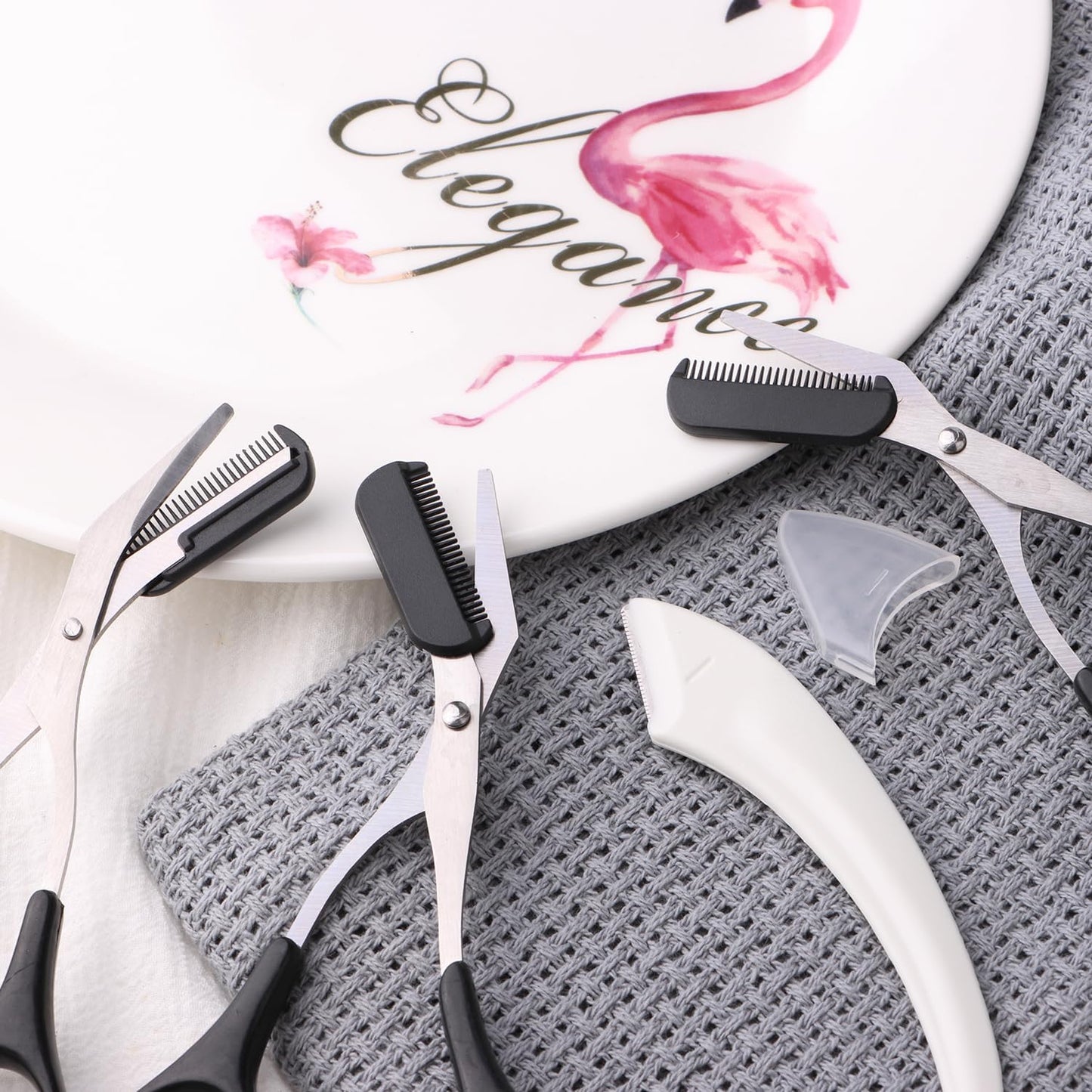 3pcs-Eyebrow Scissors with Eyebrow Razor,Professional Eyebrow Trimmer Scissors with Comb,Non Slip Finger Grips Eyebrow Trimmer,Hair Removal Beauty Accessories for Men Women (Black)