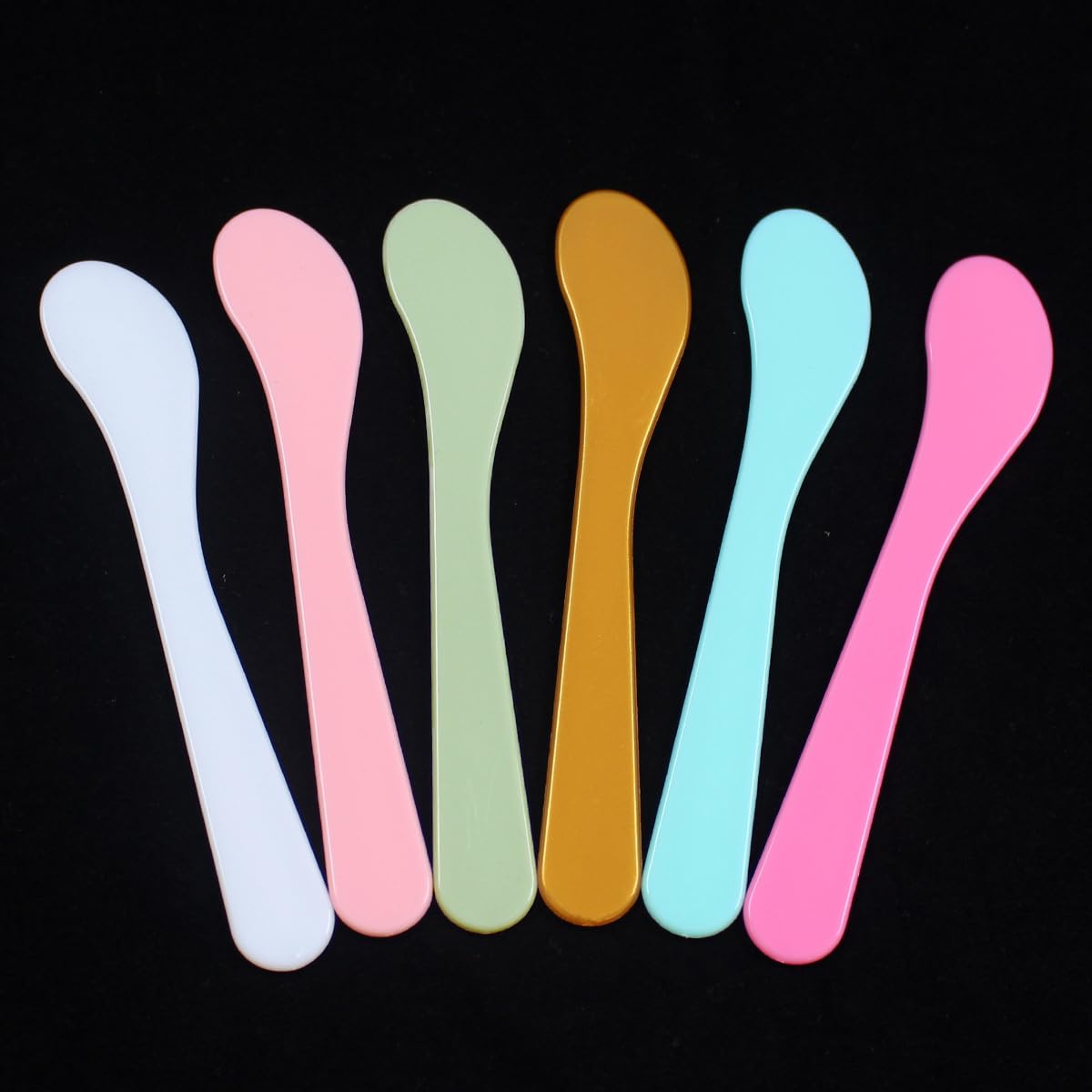 100pack Cosmetic Spatula for Face Mask Cream Stick Plastic Frosted Tip Spoon Disposable Makeup Tool for Easy Mixing, Sampling, Waxing DIY Facial Mask Skincare, 15.5 x 4cm, Reusable, 6 Colors