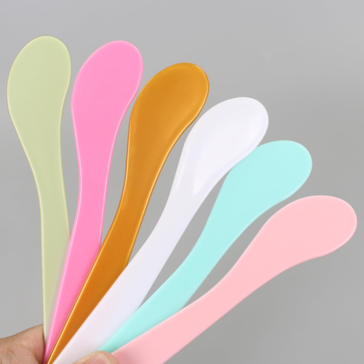 100pack Cosmetic Spatula for Face Mask Cream Stick Plastic Frosted Tip Spoon Disposable Makeup Tool for Easy Mixing, Sampling, Waxing DIY Facial Mask Skincare, 15.5 x 4cm, Reusable, 6 Colors