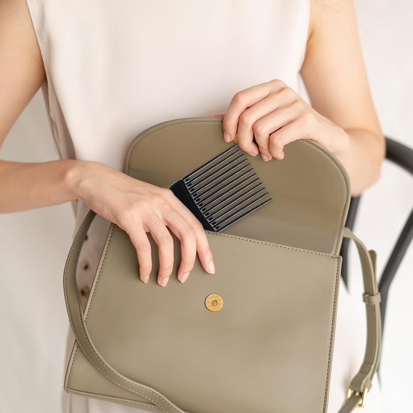 2 Pcs Hair Pick Comb Wide Tooth Lift for Hair Styling Detangling Plastic Afro Comb for Women Men (Black, Blue)