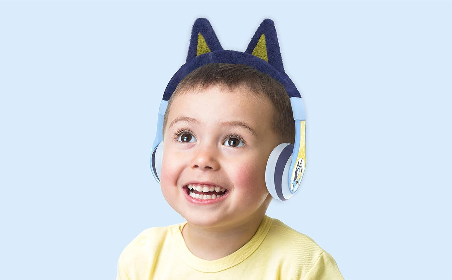 eKids Bluey Bluetooth Headphones for Kids, Wireless Headphones with Microphone Includes Aux Cord, Earphones for School, Home, or Travel, Ideal Bluey Halloween Costume