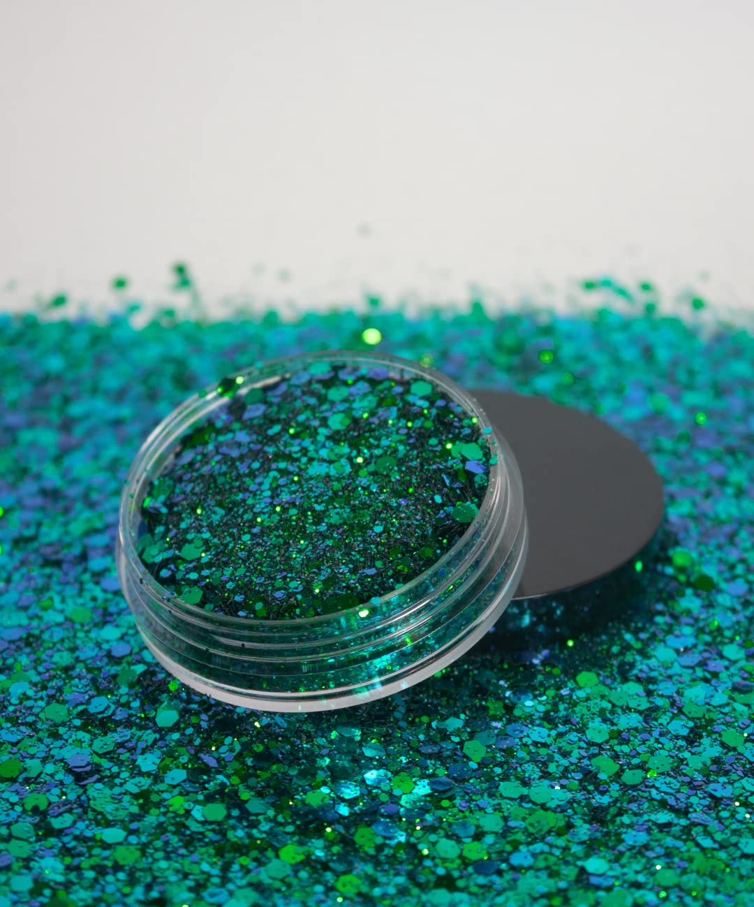KARIZMA Poison Ivy Body Glitter. 10g Chunky Hair Eye and Body Shimmers for Women. Rave, Festival Accessories, Cosmetic Makeup. Loose Set