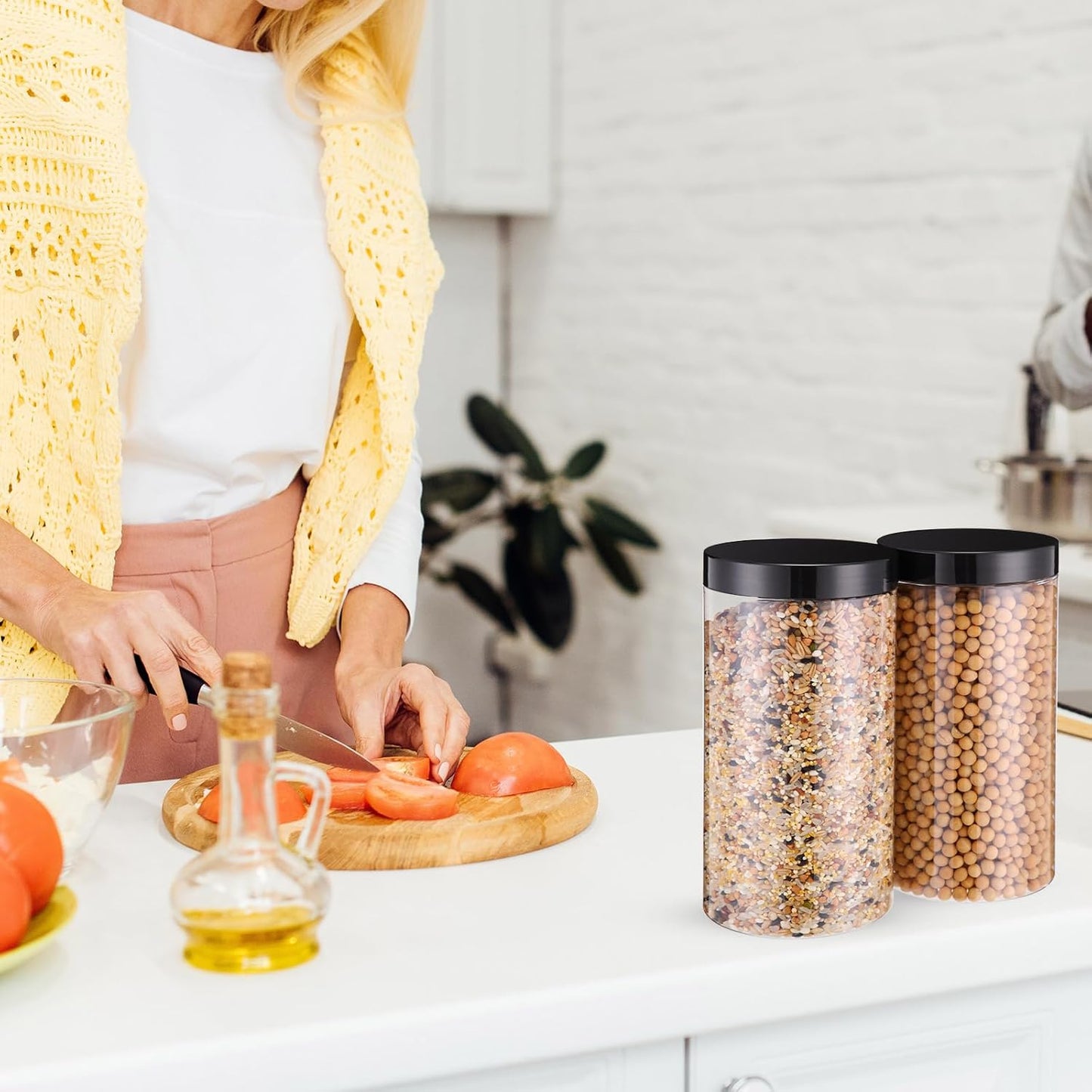 SATINIOR 12 Pack 32 oz Plastic Container Jars with Lids Round Clear Travel Cosmetic Container Slime Jars for Toiletries, Lotion, Cream, Ointments, Makeup, Rhinestone, Samples, Kitchen Storage(Black)