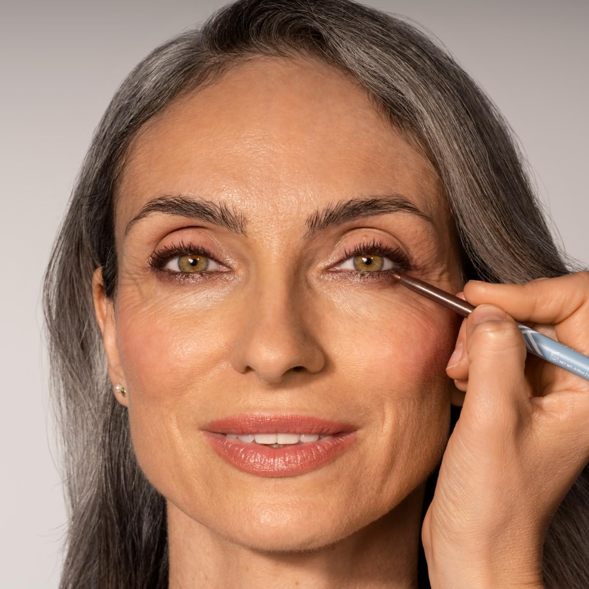 PRIME PROMETICS PrimeEyes Glide Eyeliner for Mature Women – Waterproof, Long-Stay and Mess-Proof – Gel Creme Texture, Discreet Sharpener and Effective Smudger (Mocha Shimmer)