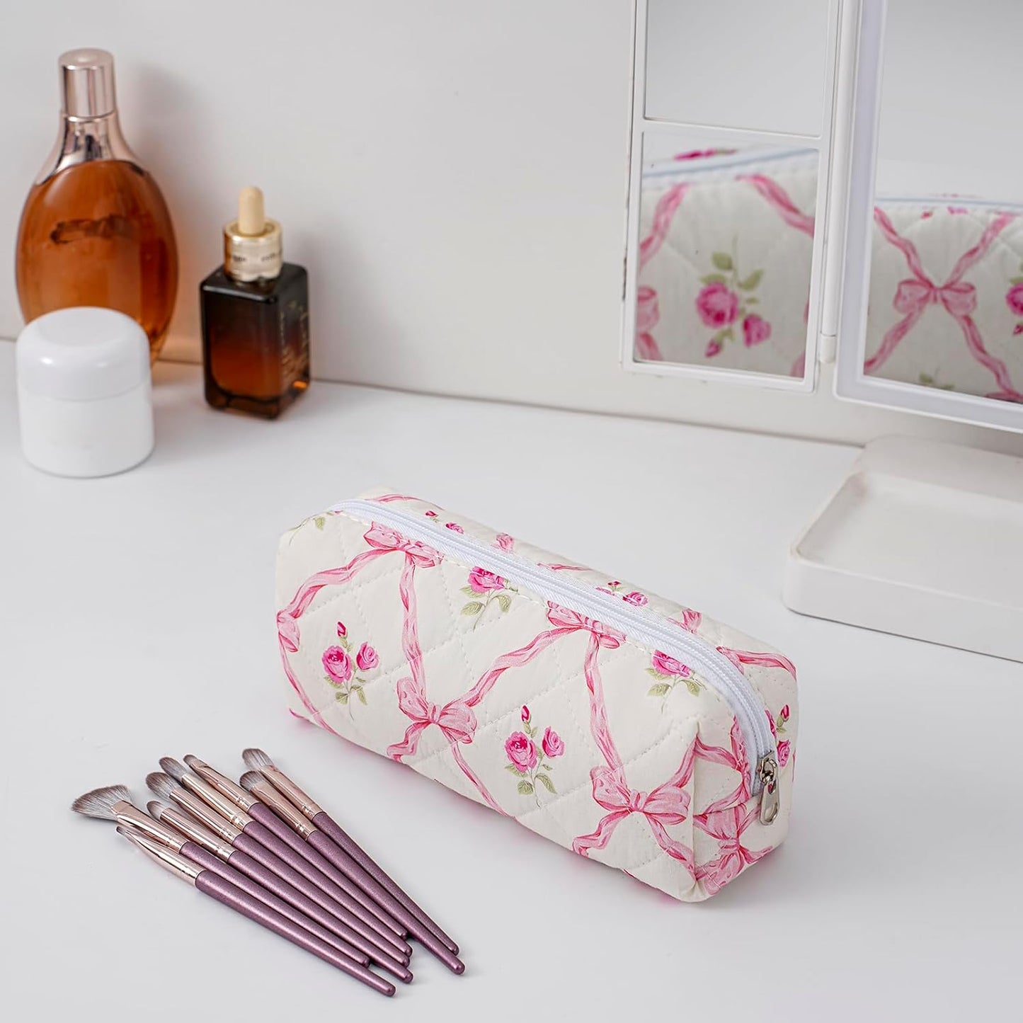 Cute Floral Cotton Makeup Brush Cosmetic Bag for Women, Travel Quilted Zipper Make Up Bag, Flowers Toiletry Organizer Case Kawaii Makeup Cosmetic Travel Cloth Pouch (Pink Bowknot)