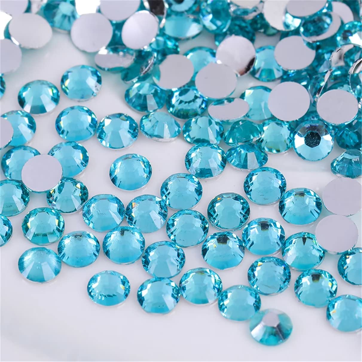 1500 Pieces SS16 4mm Flatback Rhinestones Clear Glass Round Gems Crystals for Nail Art DIY Crafts Clothes Shoes Bags （Crystal Blue）