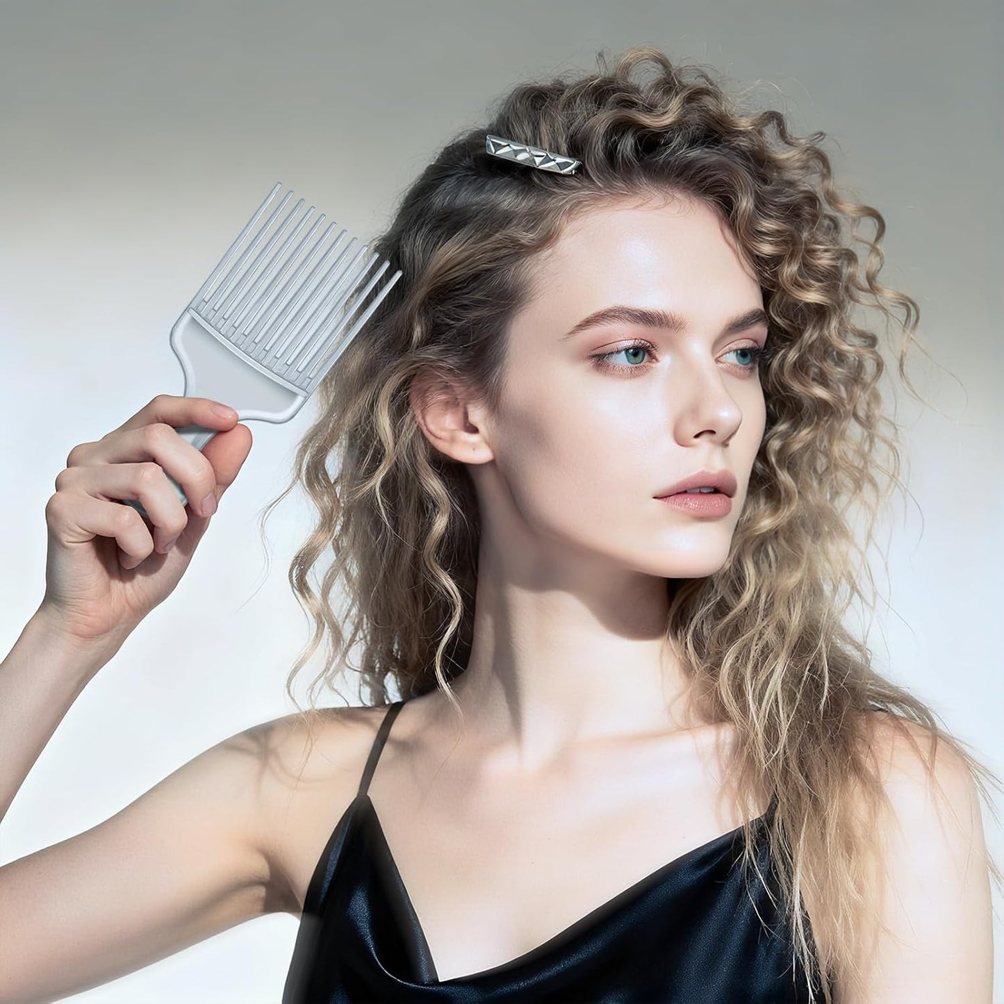 SIMPOR 2 Pcs Hair Pick Comb Wide Tooth Lift for Hair Styling Detangling Plastic Afro Pick for Women Men (Silver, Black)