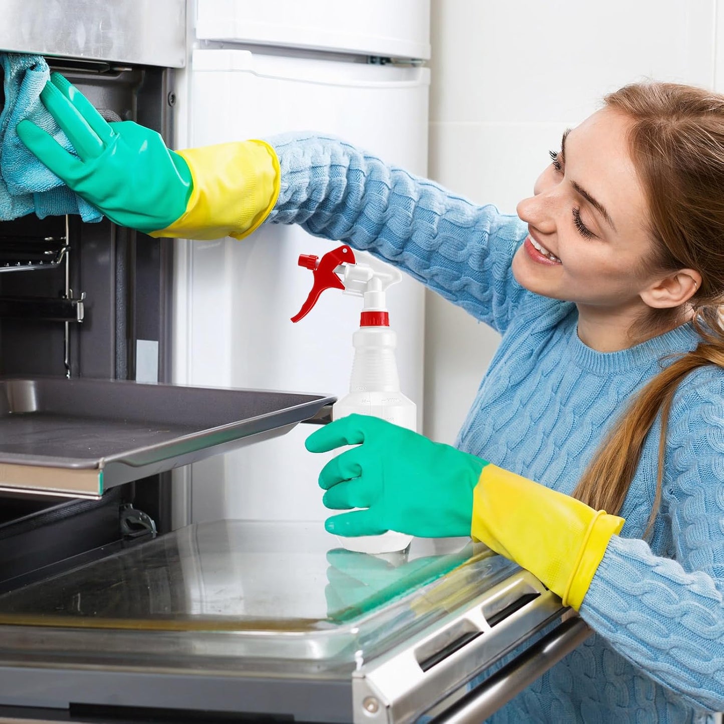 Zubebe 24 Pack 32 oz Plastic Spray Bottle Bulk Empty Leakproof Heavy Duty Spray Bottles for Cleaning Supplies Mist Bottles with Label and Adjustable Nozzle for Plant(Red, White,Clear Scale)