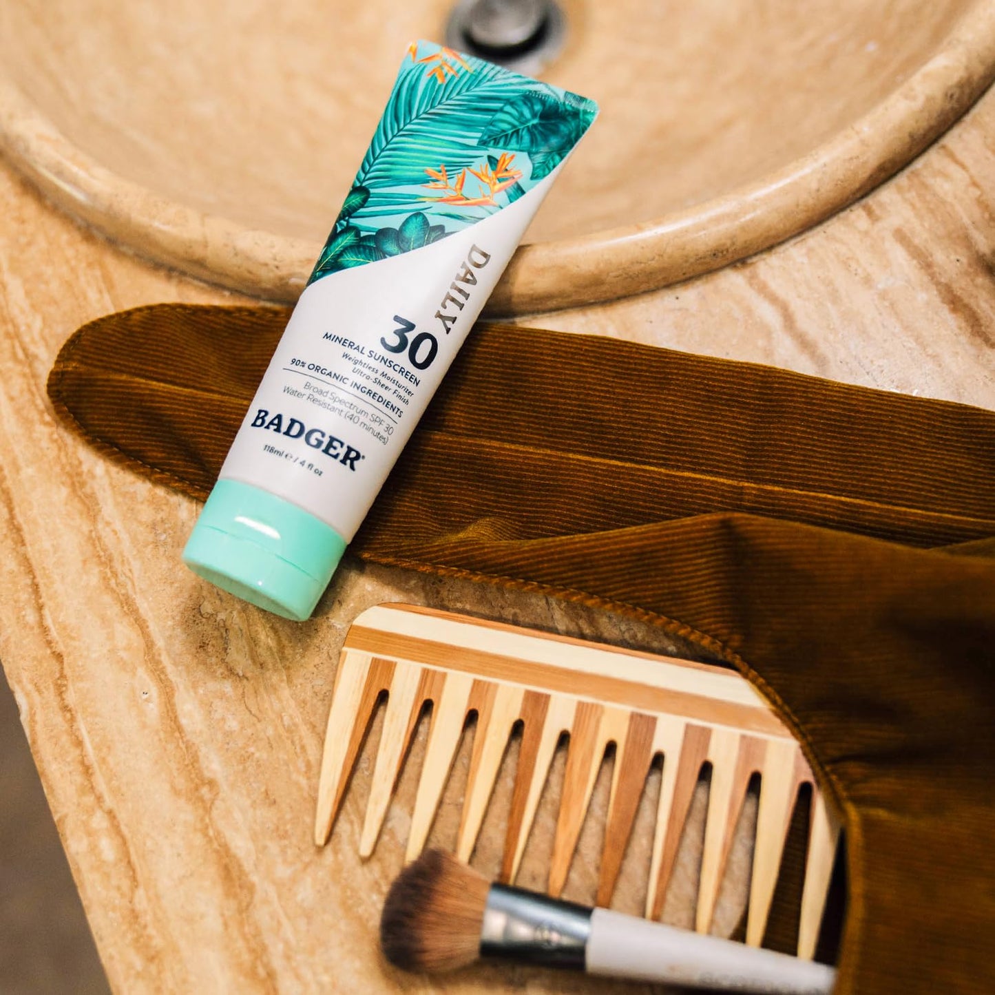 Badger Mineral Daily Sunscreen with Zinc Oxide, SPF 30, Lightweight & Easy to Apply w/No White Cast, Moisturizing Organic Sunscreen, Reef Safe, Vegan, Unscented, 4 fl oz, 2-Pack