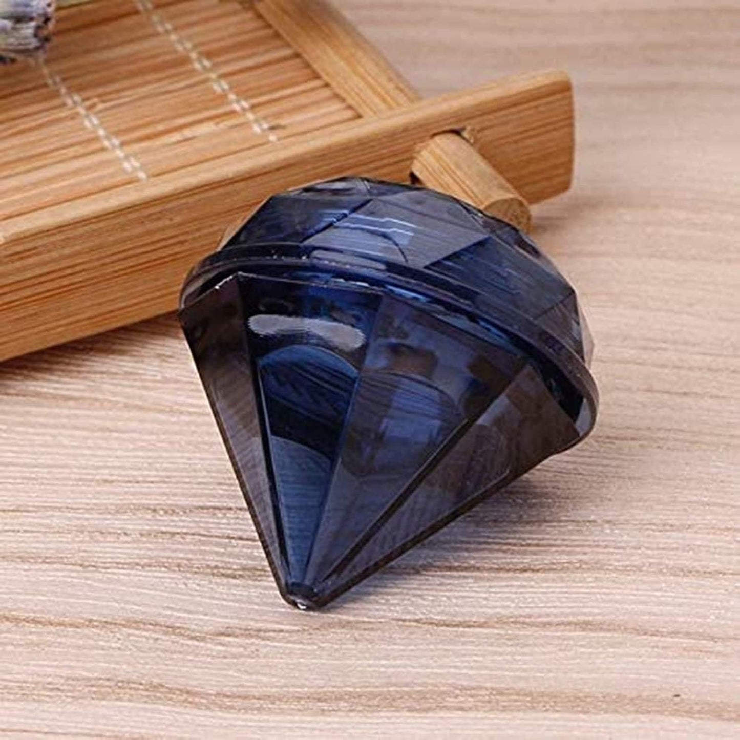 50 Pack 5 Gram5 ML Empty Clear Jars Diamond shaped Plastic Cosmetic Jars Makeup Samples Pot with Lids Trial Case Refillable Cosmetics Cream Box for Lotion Lip Balm Eyeshadow Nails (Royal