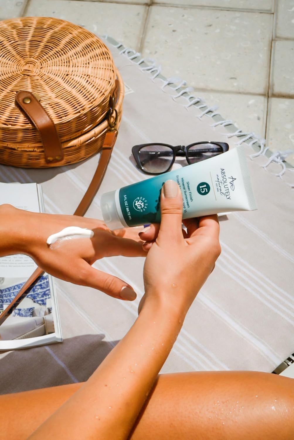 Absolutely Natural - SPF 15 Mineral Sunscreen - Broad Spectrum Water Resistant Moisturizer Lotion For Body & Face - With Non-Nano Zinc Oxide, Vitamin E, & Antioxidants - Made in USA, 3 Oz