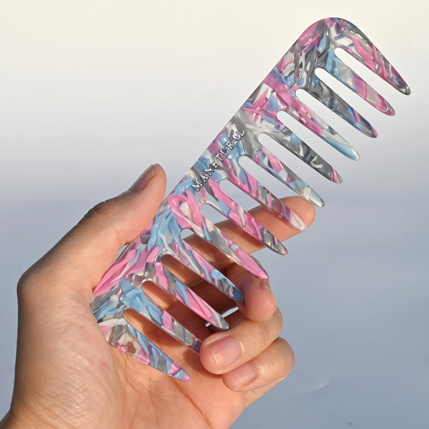 S1 Elegant Wide-Tooth Comb – Lightweight, Travel-Friendly, and Stylish Design for Tangle-Free Hair (Blue Pink)