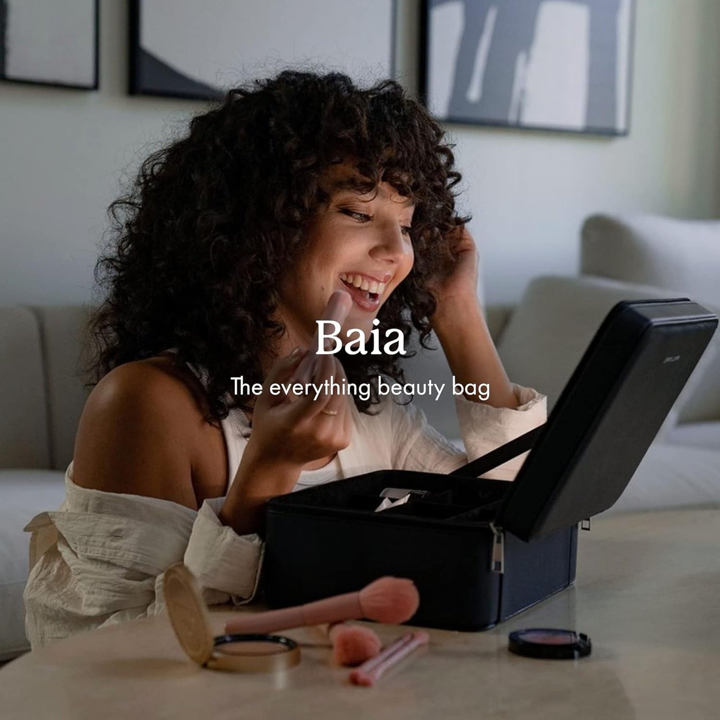 Vanity Planet Baia Black LED Lighted Travel Makeup Bag With Customized Storage