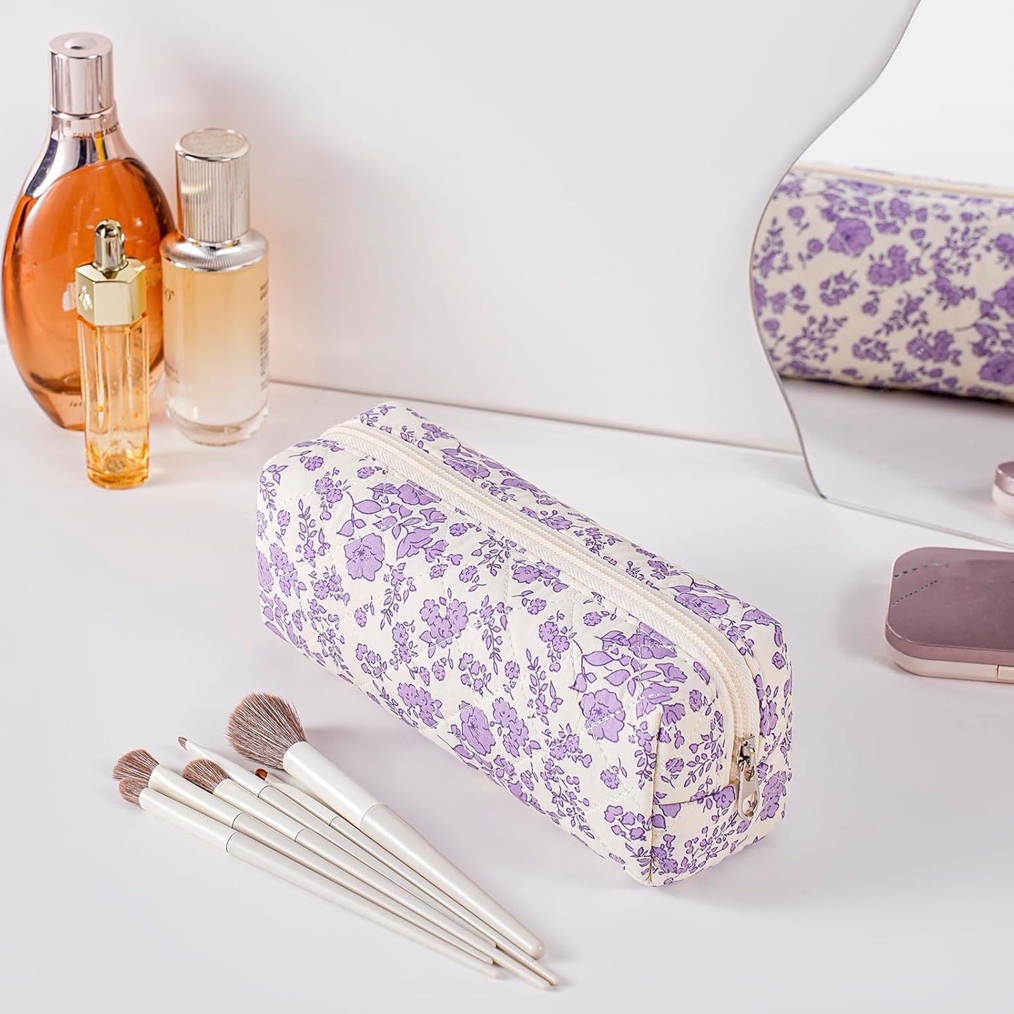 Cute Floral Cotton Makeup Brush Cosmetic Bag for Women, Travel Quilted Zipper Make Up Bag, Flowers Toiletry Organizer Case Kawaii Makeup Cosmetic Travel Cloth Pouch (Big Purple Floral)