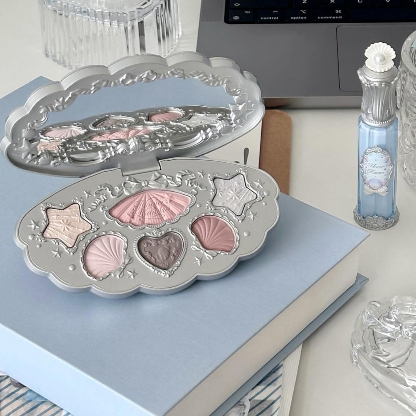 Flower Knows Shell’s Jewel 13-Piece Makeup Gift Box Set,Lip Gloss×2+Blush×1+ Eyeshadow Palette×1+Highlighter×3+Hand Mirror×1+Hair Clip×1+Mini Powder Puff×1+Blush Brush×1+Eyeshadow Brush×1+Gift Box×1