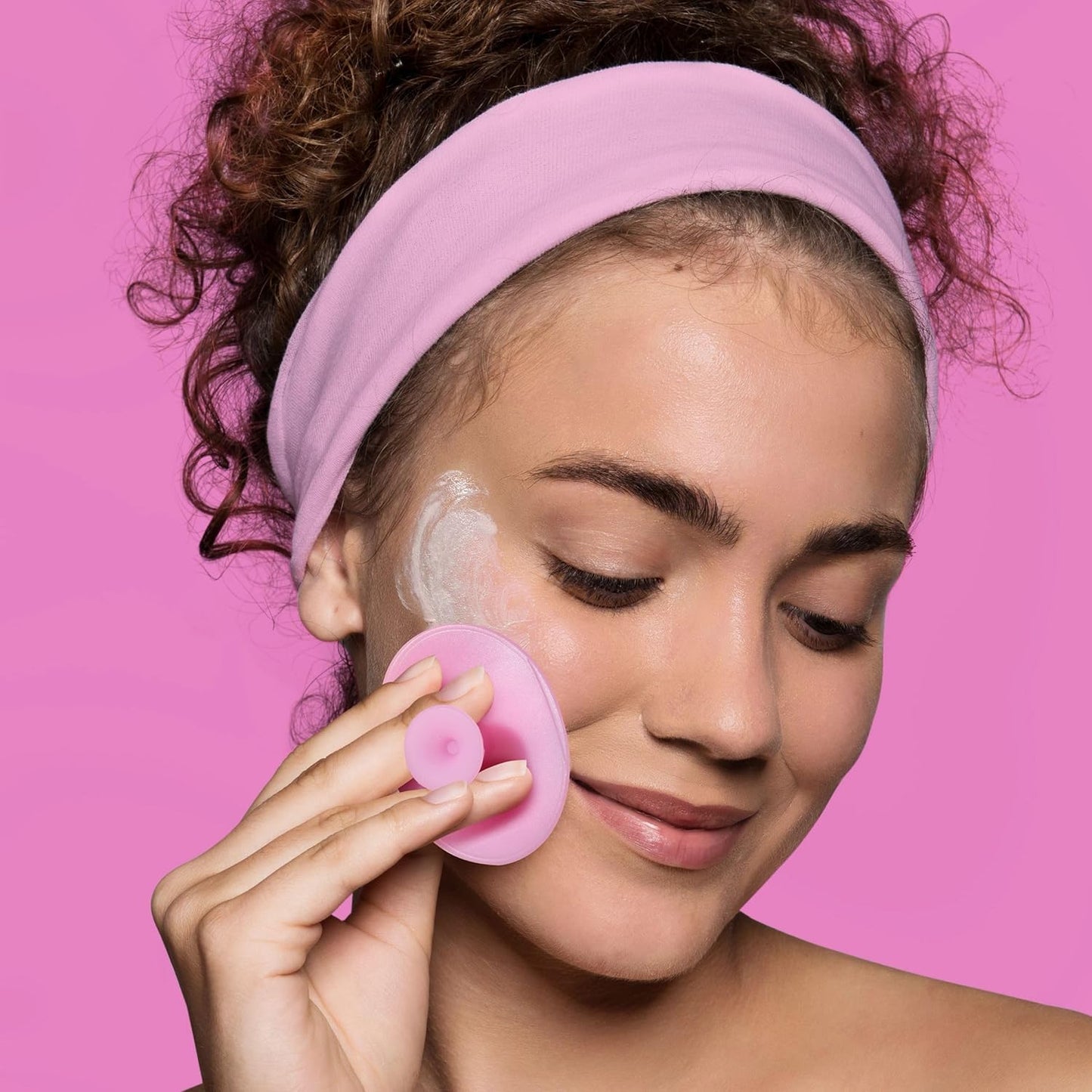 Freeman Facial Love To Mask Variety Pack: Oil Absorbing Clay, Detoxifying Charcoal, Clearing Peel Off, Hydrating Gel Cream, Exfoliating Scrub (14 Piece Kit with Bonus Buffer and Headband)