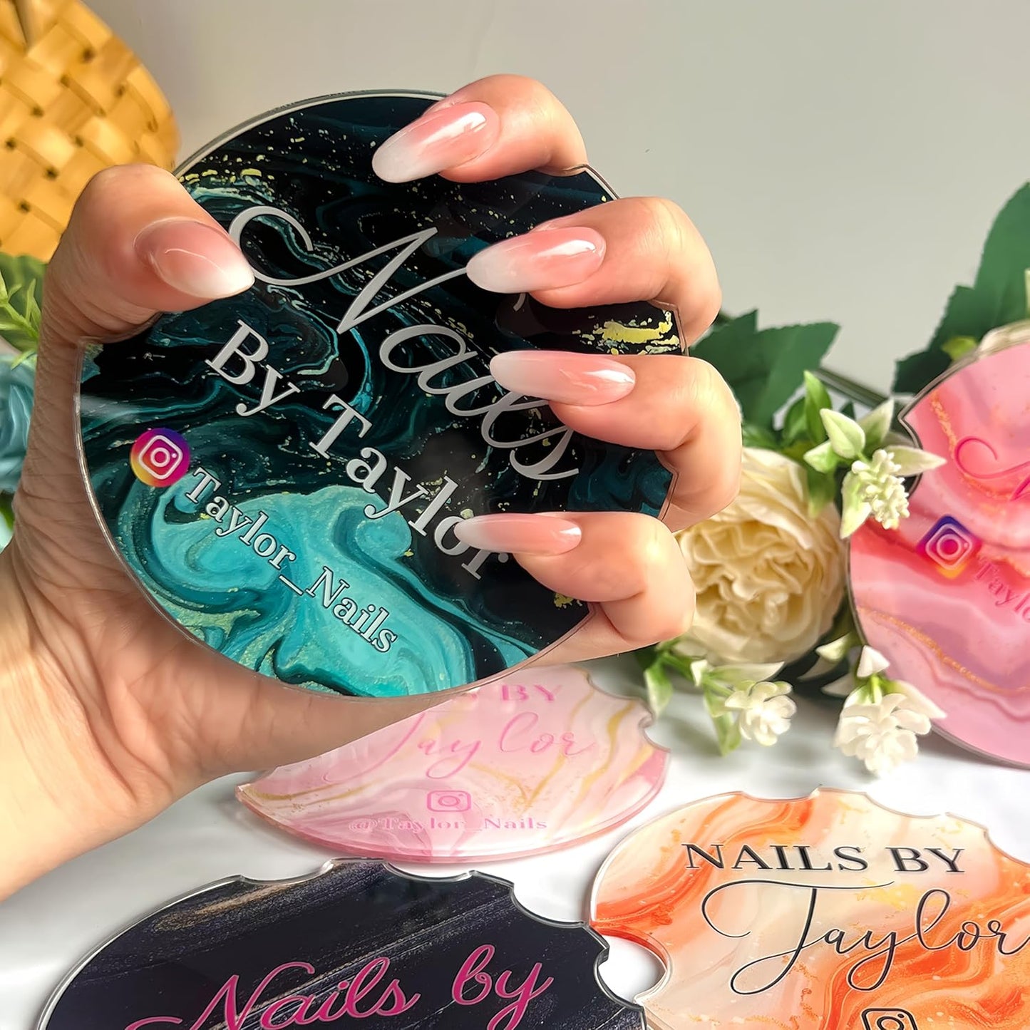 Custom Nail Photo Props Personalized Acrylic Nailfie Disk with Social Media Salon Nail Art Display Plate Gift for Nail Artist