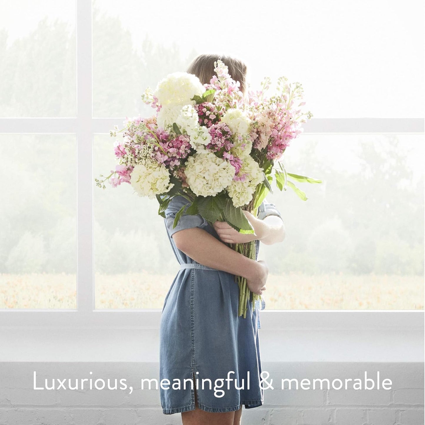 Thymes Moisturizing Hand Wash Soap with Pump - Luxury Hand Soap Gently Cleanses & Moisturizes - Skin Care with Glycerin & Aloe Vera - Delicate, Floral Fragrance (Goldleaf Gardenia, 8.25 oz)