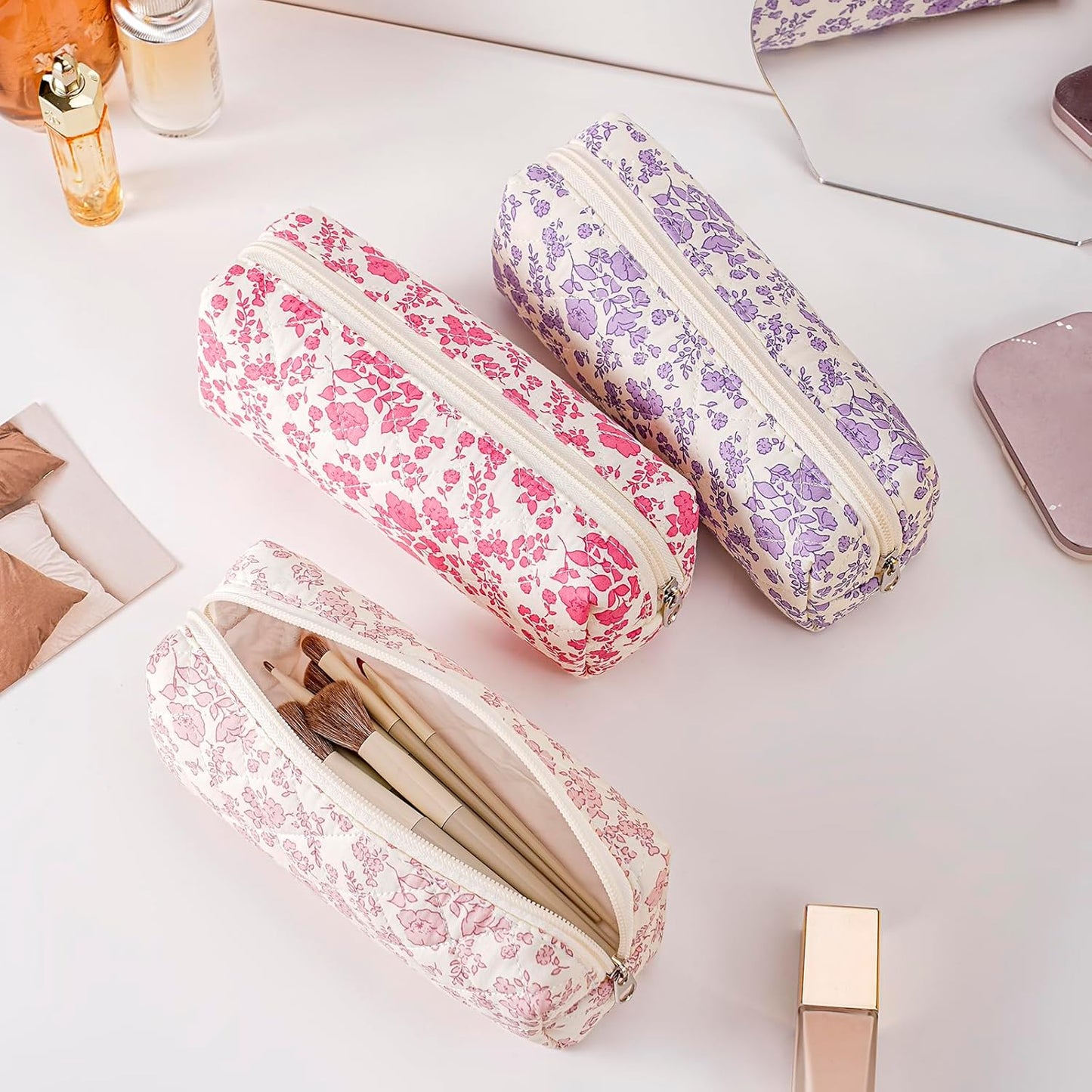 Cute Floral Cotton Makeup Brush Cosmetic Bag for Women, Travel Quilted Zipper Make Up Bag, Flowers Toiletry Organizer Case Kawaii Makeup Cosmetic Travel Cloth Pouch (Big Purple Floral)