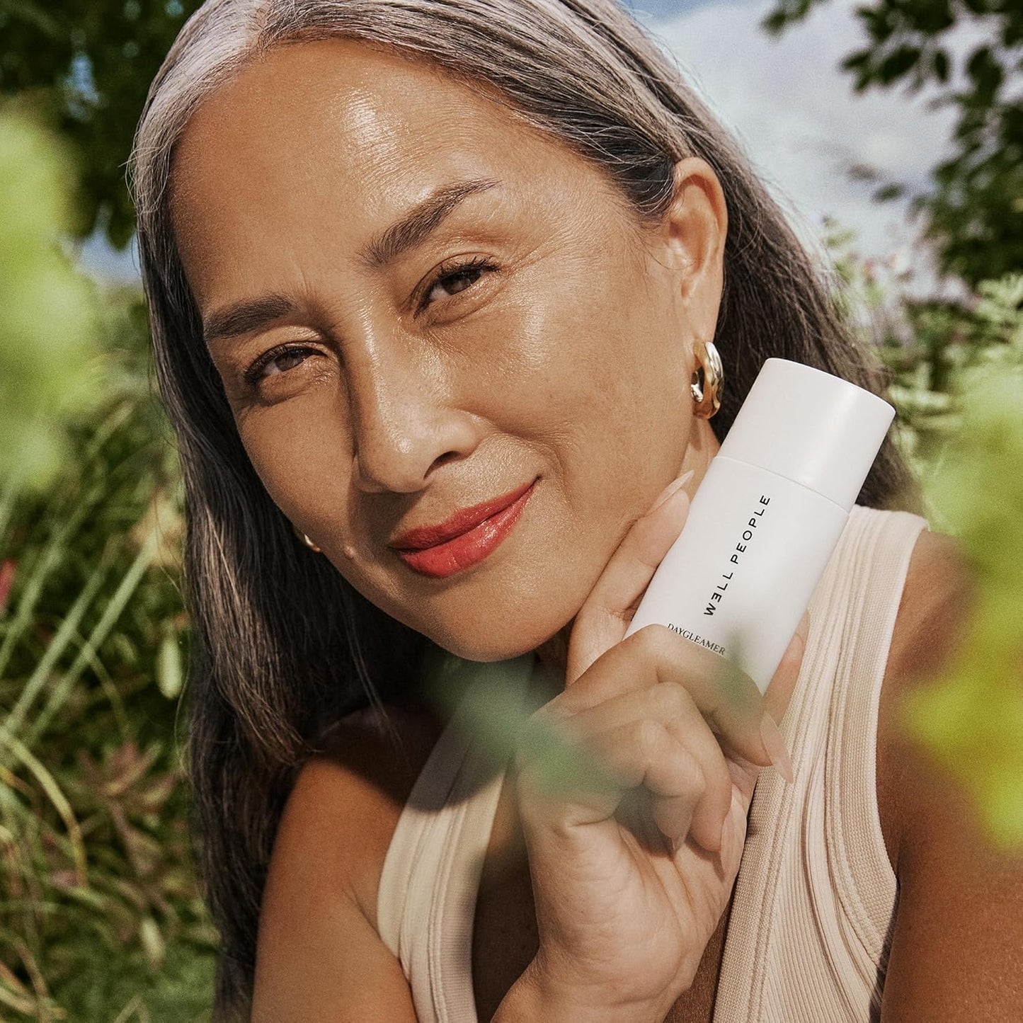 Well People Daygleamer Mineral Sunscreen Serum SPF 34, Blendable Formula with Vitamin C & Niacinamide Hydrates Skin and Delivers Broad-Spectrum Protection, Vegan & Cruelty Free, 1.7 Oz